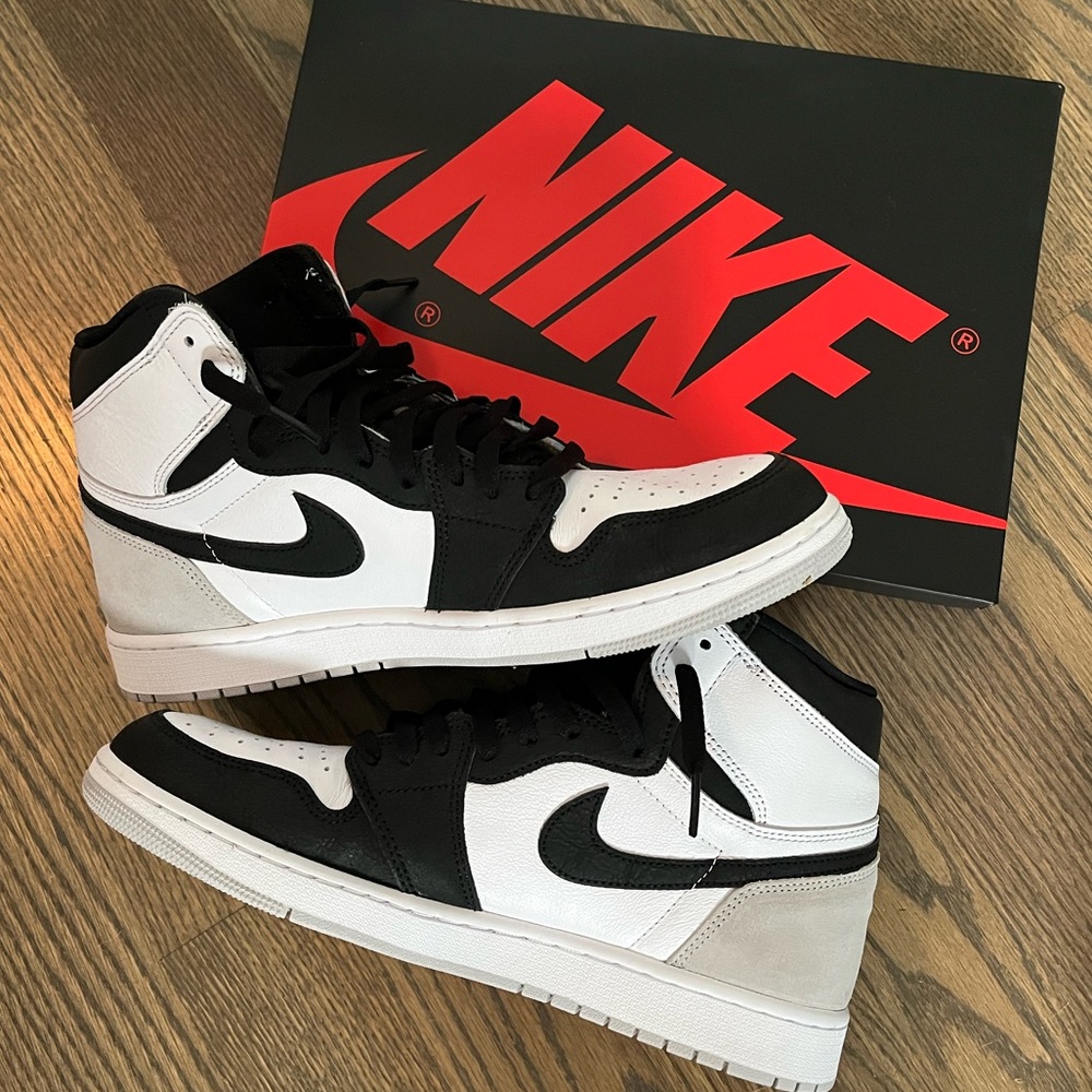 Air Jordan 1 Retro High OG White/Black/Bleached Coral